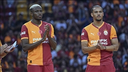 Galatasaray, Osimhen ve Sane için imza töreni düzenledi