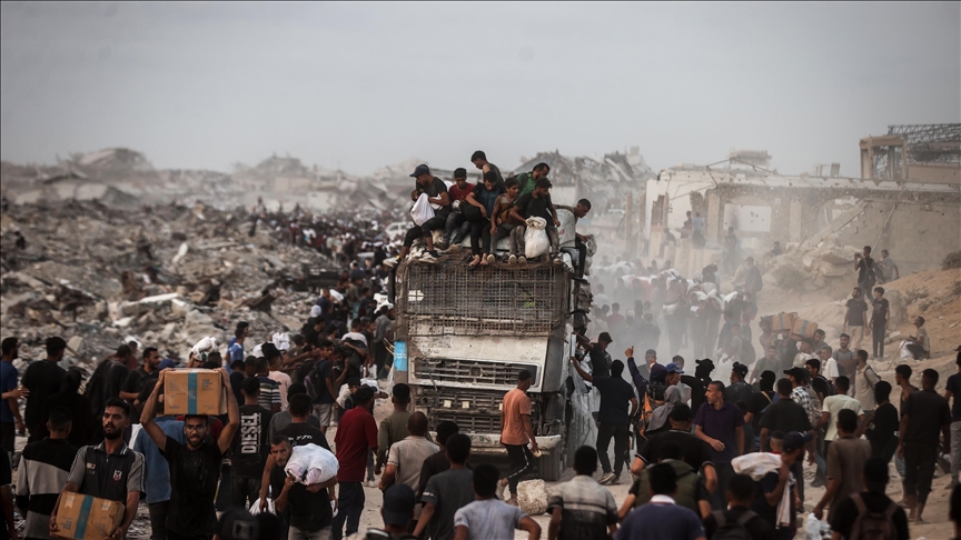 Gaza government says most of 36 aid trucks looted amid security chaos