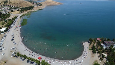 دریاچه خزر در ترکیه مقصد محبوب گردشگران در تابستان