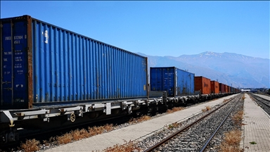 Çin'den yola çıkan iki yük treni Türkiye'den Avrupa'ya hareket edecek