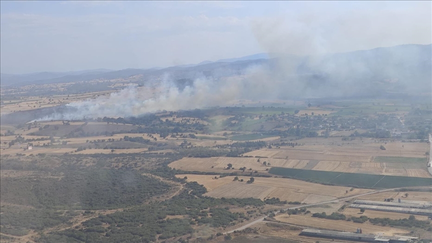 Çanakkale'de orman dışı alanda çıkan yangın kontrol altına alındı