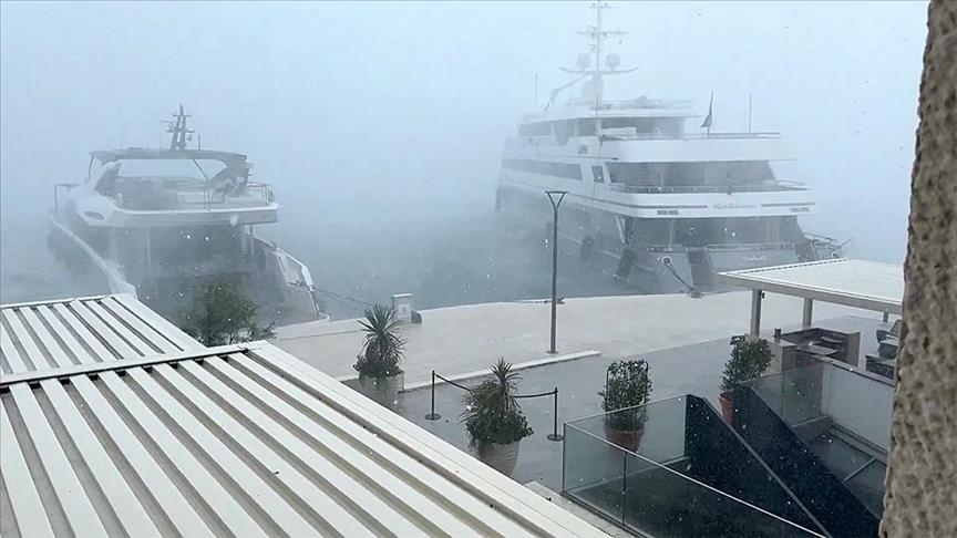 Snažno nevrijeme pogodilo dijelove Hrvatske: Vatrogasci s plovila spasili 16 osoba