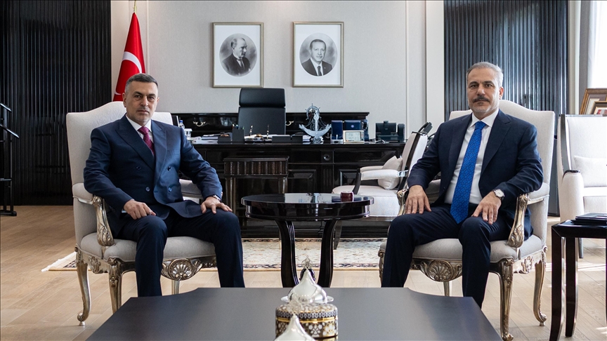 Turkish foreign minister receives governor of Iraq's Basra province