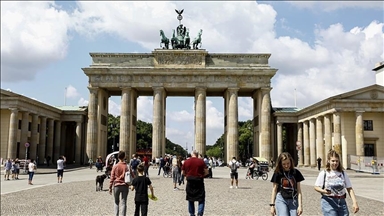 Germany debates cutting social benefits for Ukrainian refugees