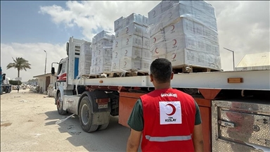 الهلال الأحمر التركي يرسل 165 شاحنة مساعدات إلى غزة