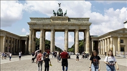 Germany debates cutting social benefits for Ukrainian refugees