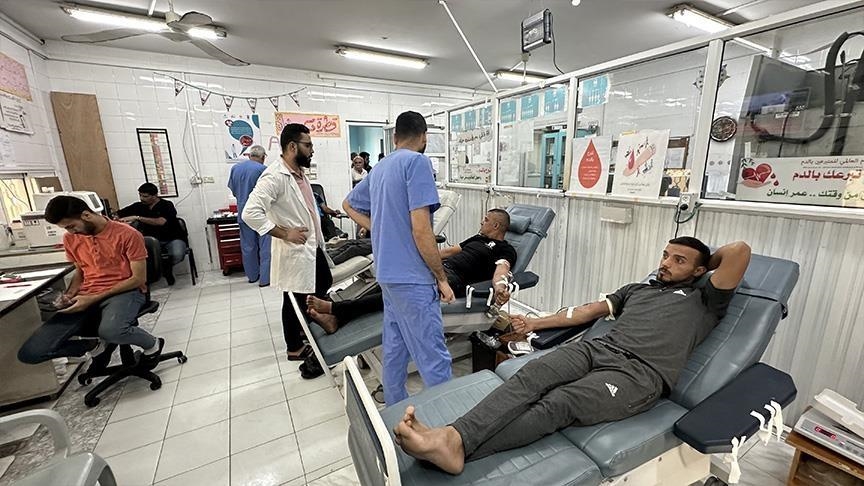 حملة "دمنا واحد".. نقل 6 آلاف وحدة دم من الضفة إلى غزة
