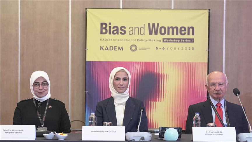 İstanbul'da "Ön Yargı ve Kadın" çalıştayı başladı