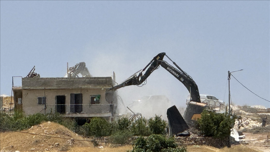الضفة.. جرافات إسرائيلية تهدم مدرسة ومنزلا في طوباس وبيت لحم