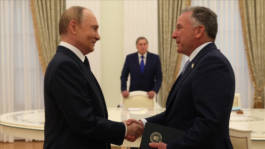 Ushakov califica de "útil y constructiva" la reunión entre Putin y Witkoff en Moscú