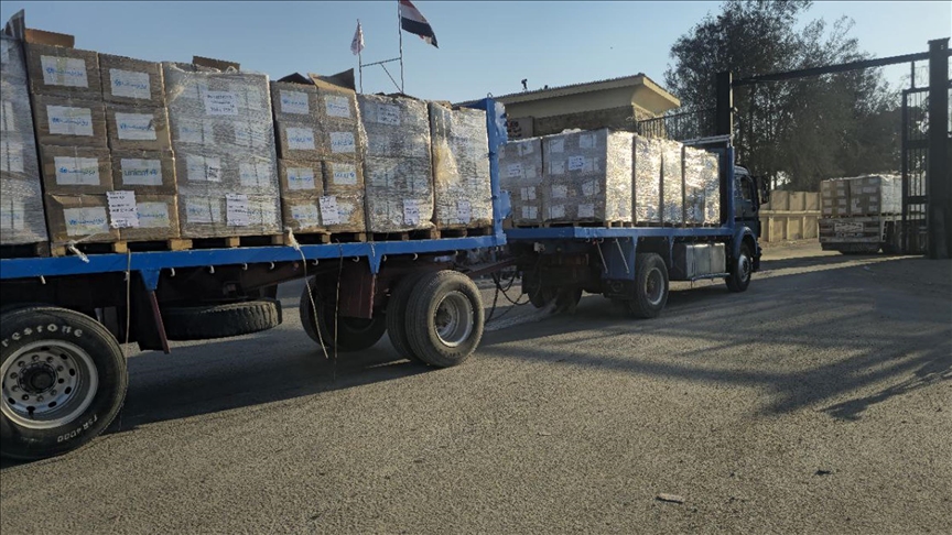 حكومة غزة: 853 شاحنة مساعدات دخلت خلال 10 أيام من أصل 6 آلاف