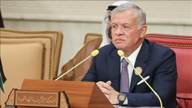 الأردن.. رئيس الوزراء يجري أول تعديل على حكومته 