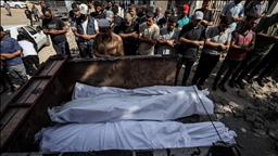 غزة.. إسرائيل تقتل 19 فلسطينيا ومصرع 25 بانقلاب شاحنة أغذية 