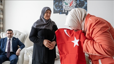 Cumhurbaşkanı Erdoğan'ın "Terörsüz Türkiye" mektubu Kars'ta şehit annesine ulaştı
