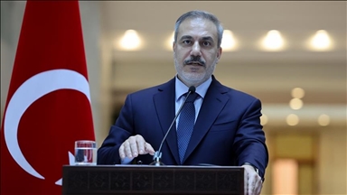 Turkish foreign minister to visit Syria for talks