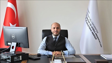 AHBVÜ Öğretim Üyesi Doç. Dr. Turhan, Batı'nın Afrika'yı sorunlu kıta olarak gördüğünü söyledi