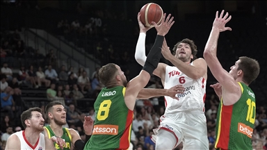 A Milli Erkek Basketbol Takımı, Litvanya'ya 91-70 mağlup oldu