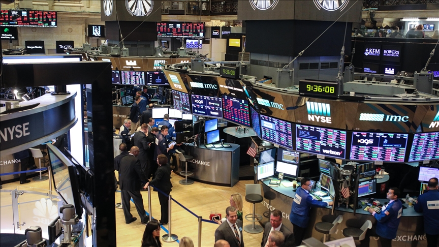 US stocks end mixed; tariffs reflect positively on Nasdaq