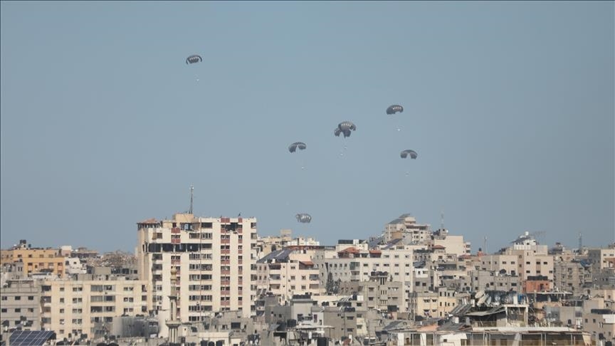 Netherlands begins Gaza aid airdrops amid criticism from humanitarian groups