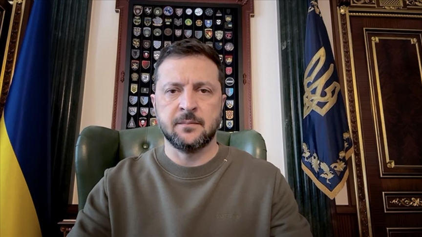 Зеленский: Украина не будет отдавать свои территории РФ