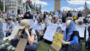 İngiltere'de yasaklı "Palestine Action" grubuna destek eyleminde çok sayıda kişi gözaltına alındı