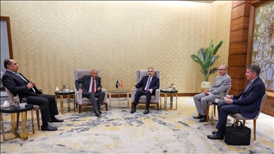 وزير الخارجية التركي يلتقي أمين عام الجامعة العربية