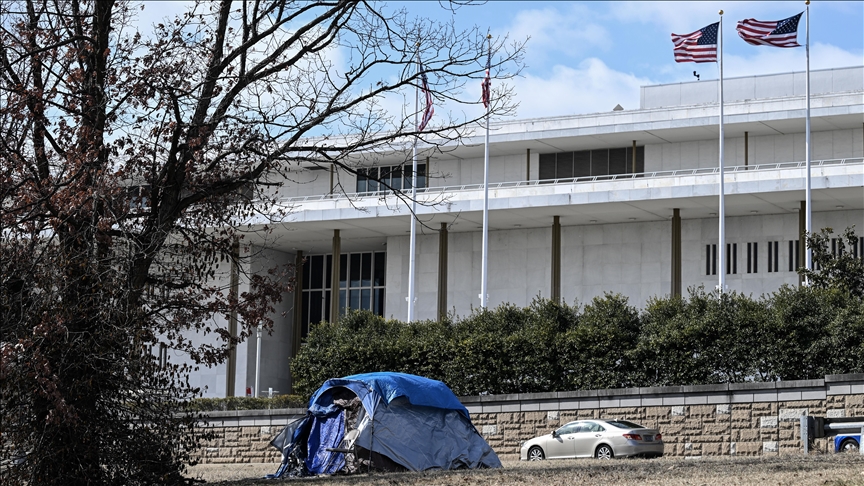 Trump vows to remove homeless 'far from the capital' Washington DC