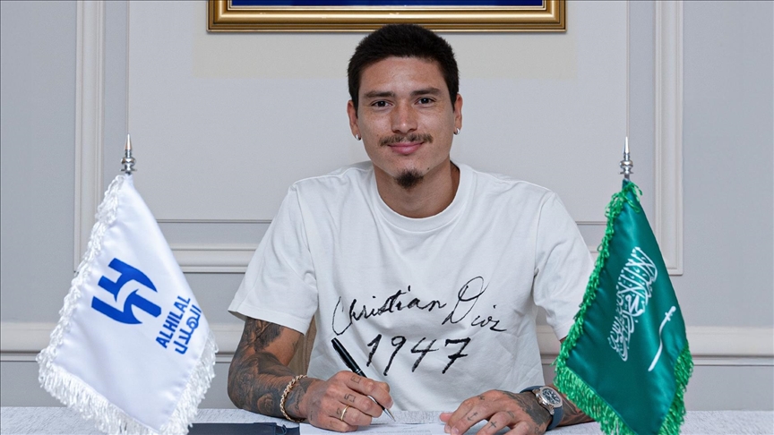 قدم.. الهلال السعودي يضم داروين نونيز مهاجم ليفربول