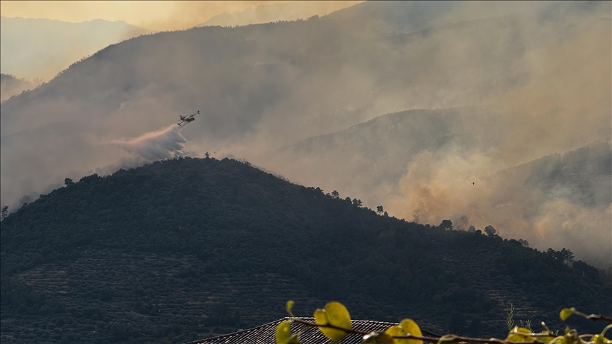 Spain continuing to battle wildfires amid extreme heat