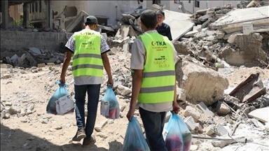 "تيكا" التركية تواصل مد يد العون للفلسطينيين بغزة