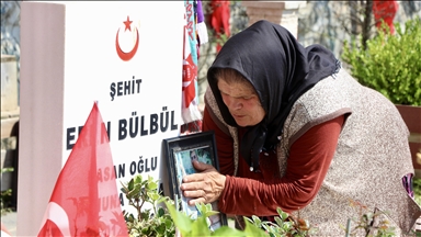 Şehit Eren Bülbül'ün annesi: Evlat kokusuna doyamadım