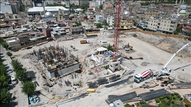 Siirt'te eski yapılarıyla risk oluşturan Karakol Mahallesi kentsel dönüşümle yenileniyor