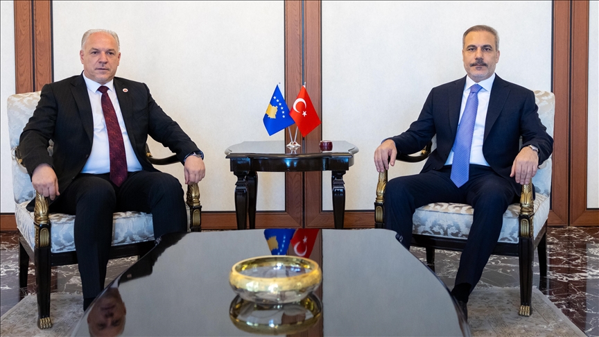 Turski ministar vanjskih poslova sastao se s kosovskim ministrom za regionalni razvoj u Ankari