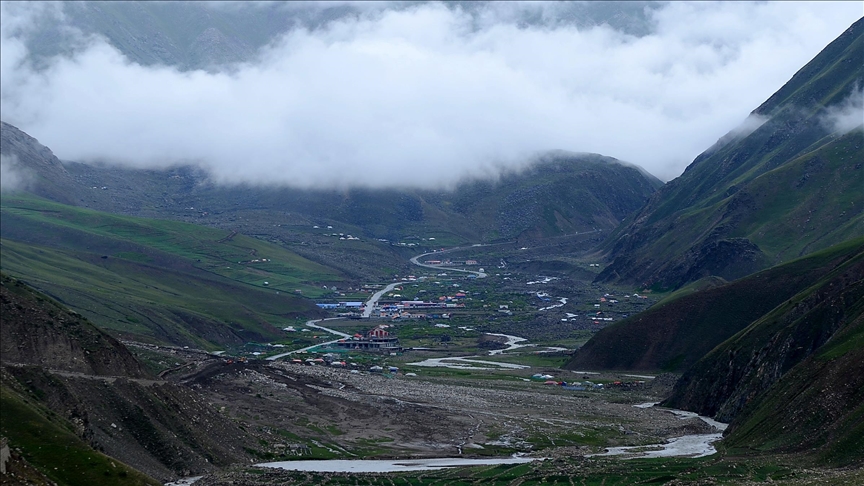 Landslide kills 7 laborers during water restoration works in northern Pakistan