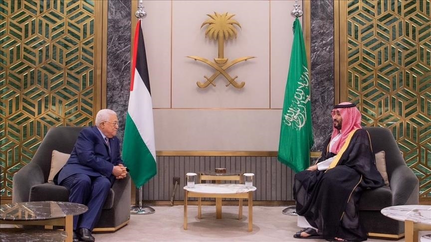 عباس وابن سلمان يبحثان هاتفيا تطورات القضية الفلسطينية