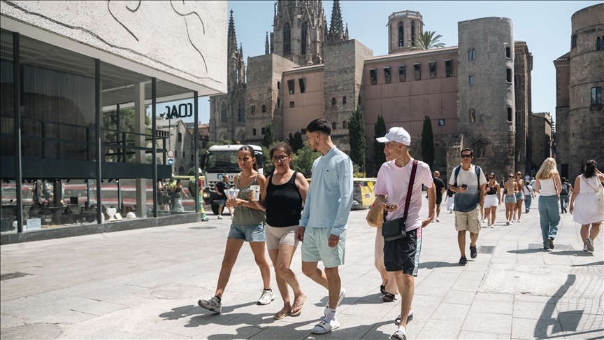Barcelona regjistron një nga netët më të nxehta, teksa vala e të nxehtit intensifikohet