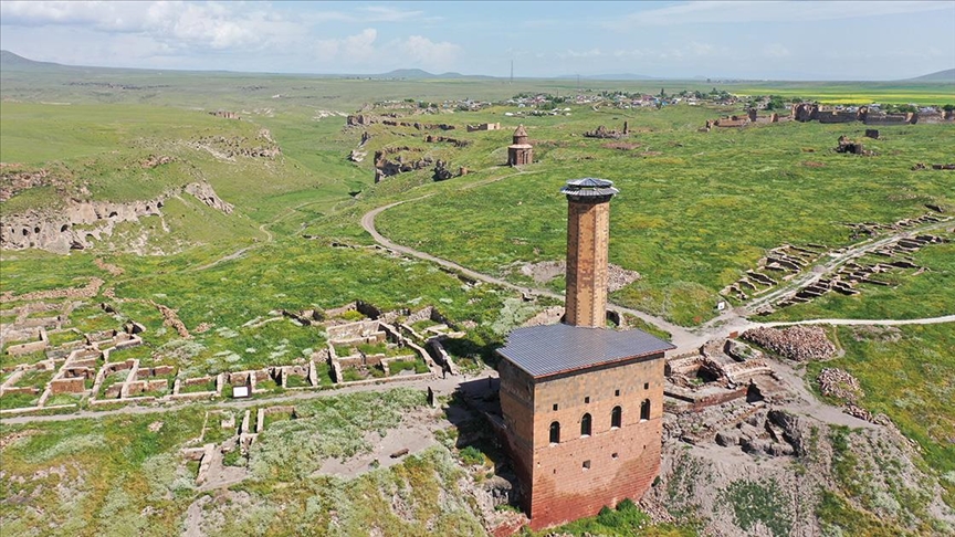 Anadolu'da yapılan ilk Türk camisi "Ebu'l Menuçehr" asırlardır geçmişin izlerini taşıyor