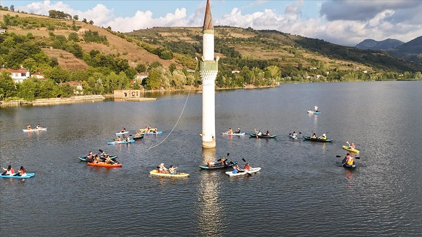 Samsun'da Batık Minare çevresi su sporları tutkunlarını ağırlıyor