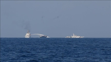 Filipinet: Anijet e Marinës Kineze përplasen në ujëra të diskutueshme