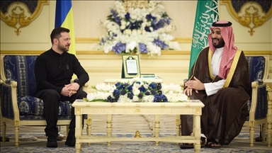 Zelenskyy, Saudi crown prince agree to coordinate peace efforts