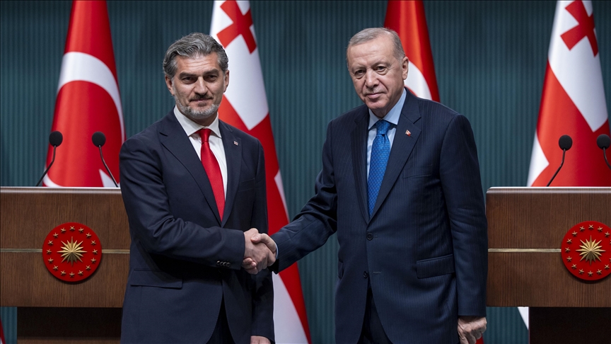 Erdoğan: Turqia dhe Gjeorgjia do të punojë “krah për krah” për bashkëpunim rajonal dhe paqe