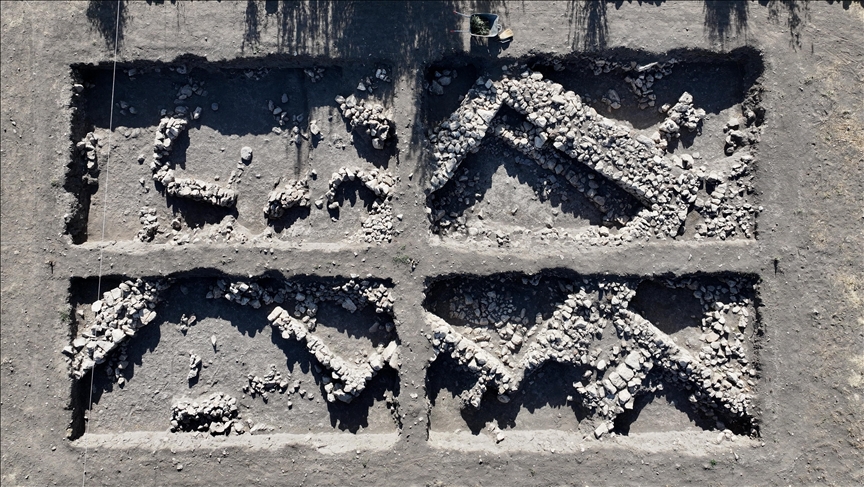 Çaltılar Höyük'teki kazı çalışması, 5300 yıl öncesi yaşama ışık tutuyor