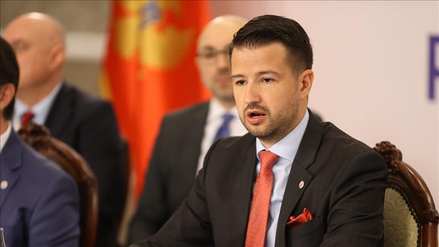 Milatović sazvao hitnu sjednicu Savjeta za odbranu zbog požara u Crnoj Gori