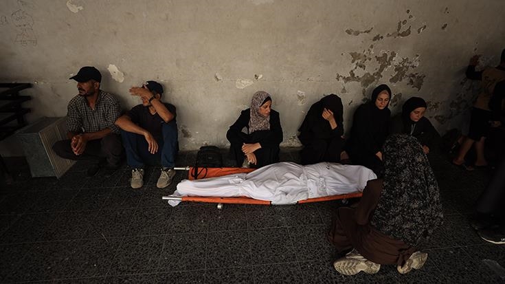 Di êrîşên Îsraîlê yên dijî Xezeyê da jimara kuştiyan di 24 saetên dawîn da 100 zêde bû û derket 61 hezar û 599an