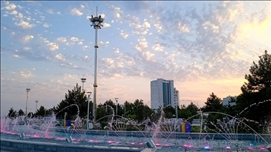 ئاڤازا؛ ئەو ناوچە گەشتیارییەی کەناردەریای خەزەر لە تورکمانستان کە ڕەنگی سپی پۆشیوە