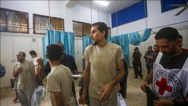 إسرائيل تفرج عن 10 فلسطينيين من غزة بعد اعتقالهم في ظروف قاسية