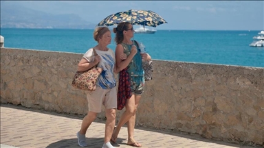 Canicule en France : 14 départements en vigilance rouge, records battus dans le Sud-Ouest