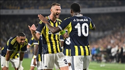 Fenerbahçe, Feyenoord'u 5 golle geçerek adını play-off turuna yazdırdı