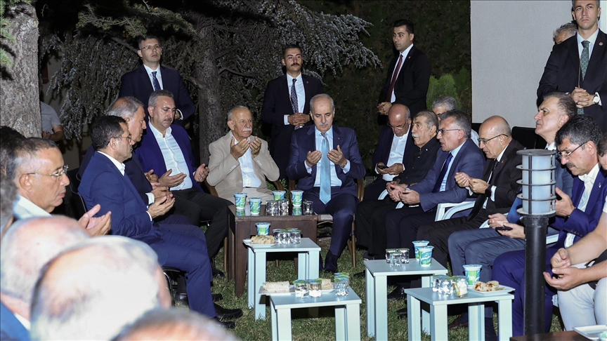 TBMM Başkanı Numan Kurtulmuş'tan ağabeyi vefat eden Hazine ve Maliye Bakanı Şimşek'e taziye ziyareti