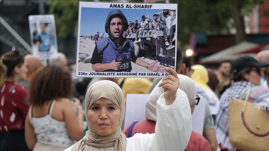 باريس.. مظاهرة للتنديد بقتل إسرائيل 6 صحفيين فلسطينيين في غزة